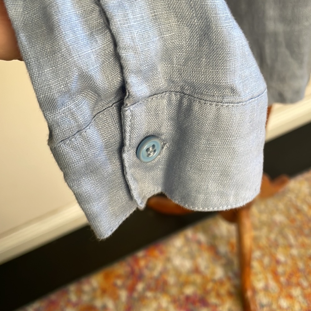 NWOT Micheal Stars Linen Blue Button Down - Picture 8 of 9